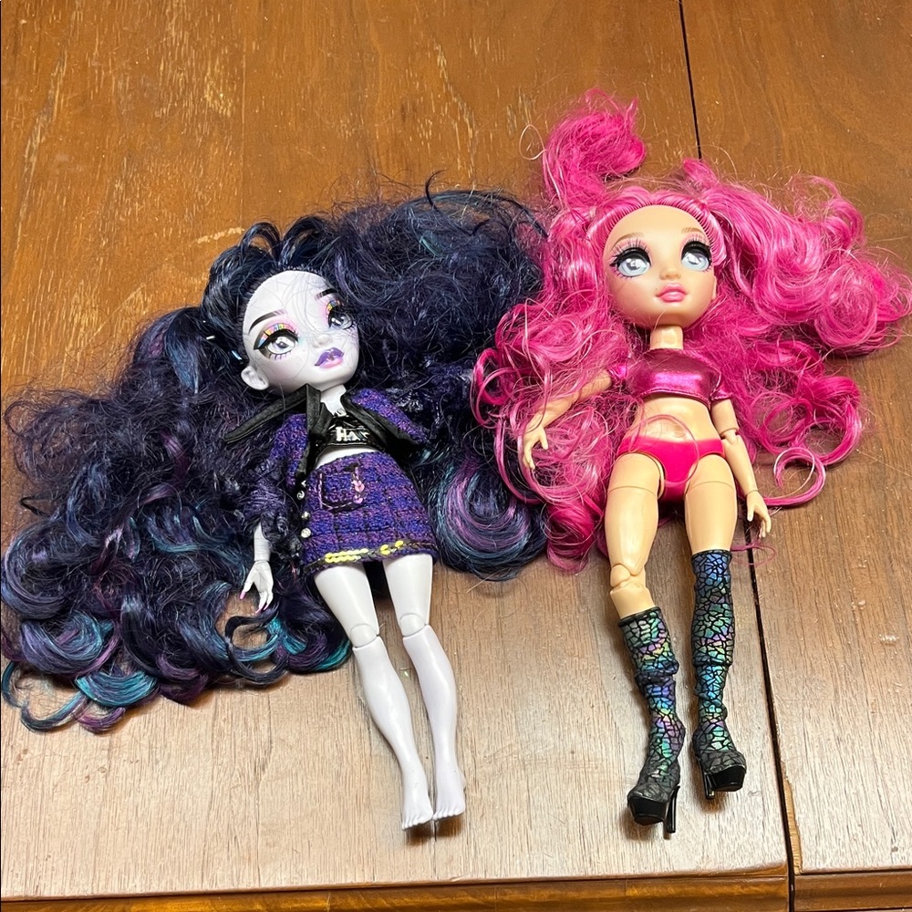 2 Rainbow High Dolls